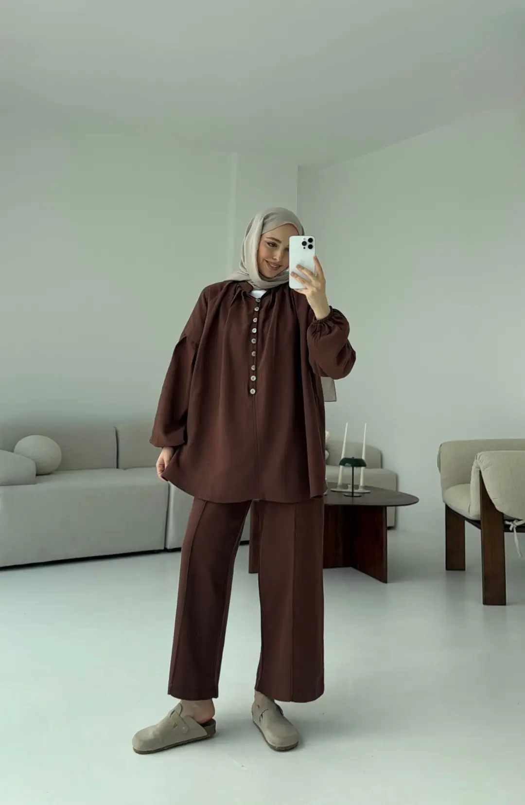 Yarım Düğme Detaylı Takım Kahve - Görsel 5