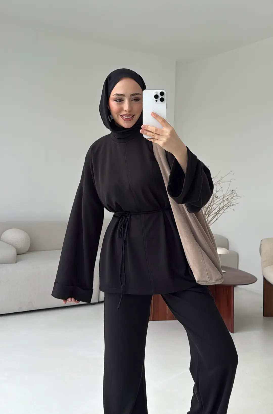 Yırtmaç Detay Takım Siyah - Görsel 3